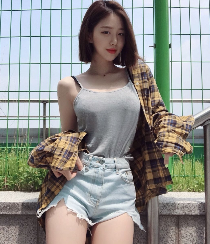 3年老店诚信爆草黑丝少妇，喷水直流，要求在干一炮